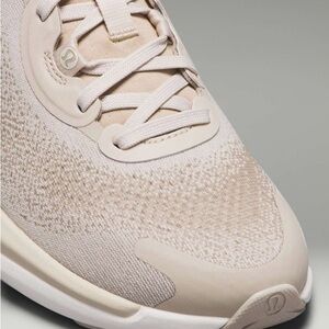 2023-Lululemon Chargefeel 2 Low Womens Workout Shoe
Baked Clay / White size 10
